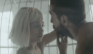 Úchylné video zpěvačky Sia v originální verzi! Co se opravdu stalo mezi Shiou LaBeouf a mladou dívkou?